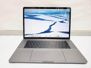 Mac Pro 2017 15inch / Chip i7 / Ram 16GB / SSD 512GB / AMD Radeon Pro 550 / 15.4inch Retina 3K