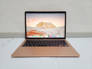Macbook Air 2019 / Chip i5 / Ram 8GB / SSD 128GB / UHD Grapphics 615 / 13.3inch Retina 2K