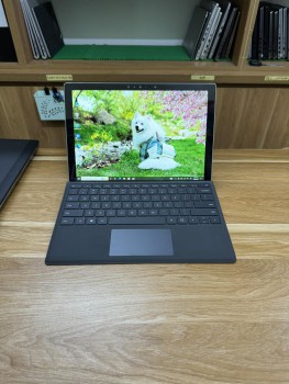 Surface Pro 6 US / Core i5-8th / Ram 8GB / SSD 256GB / 12.3 inch 2.8K Touch .