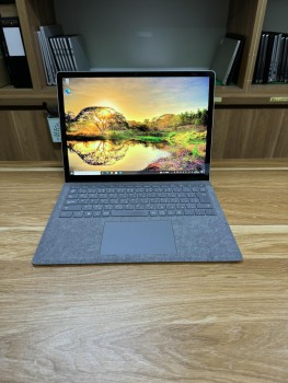 Surface Laptop 3 / Core i5-1035G4 / Ram 8GB / SSD 256GB / 13.3 inch 2K , Touch .