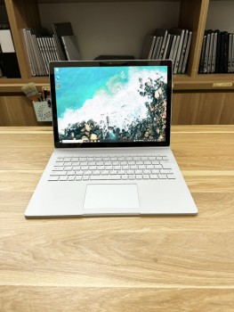 Surface Book 3 / Core i5 / Ram 8GB / SSD 256GB / 13.5 inch 3K Touch .