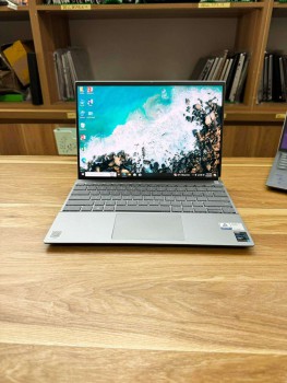 Dell inspiron 5310 / Core i7-11390H / Ram 16GB / SSD 512GB / Iris Xe Graphics / 13.3 inch 2.5K , 100% sRGB .