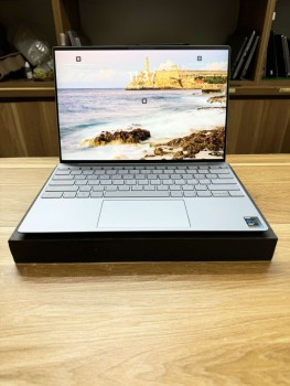 Dell XPS 13 9315 / Core I7-12th / Ram 16GB / SSD 512GB / Iris Xe Graphics / 13.3 inch FHD+ , 100% sRGB.